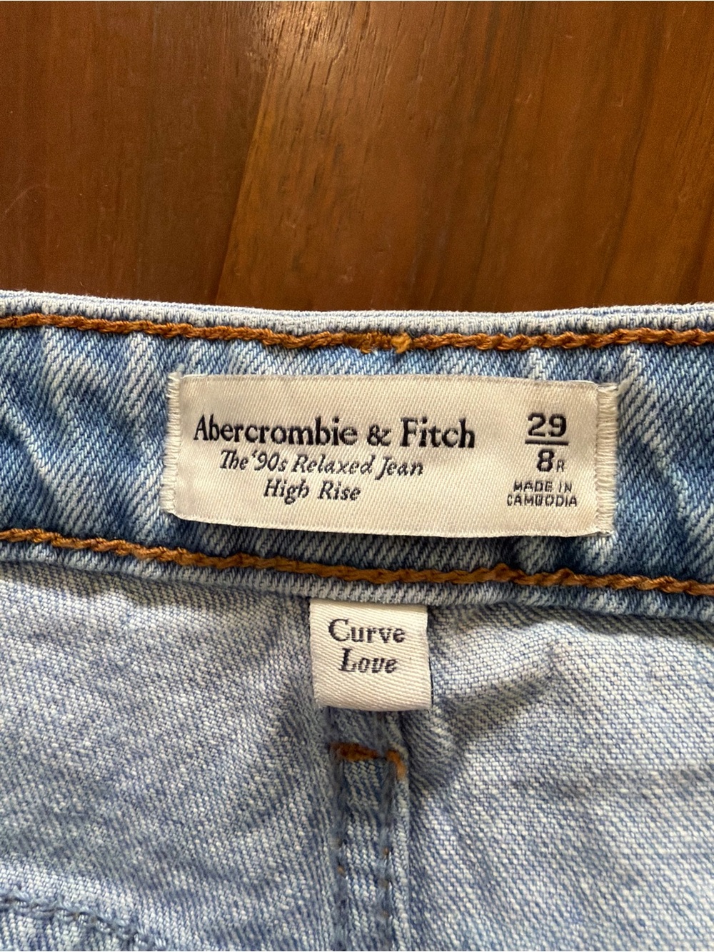 Abercrombie & Fitch Curve Love 90s Relaxed Jeans with Cuff Hem - Picture 4 of 4